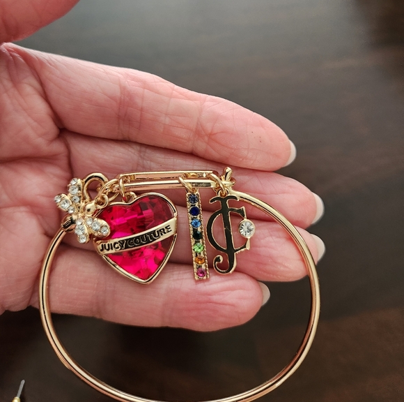 NWOT JUICY COUTURE CHARM BRACLET & EARRING SET - Picture 3 of 7